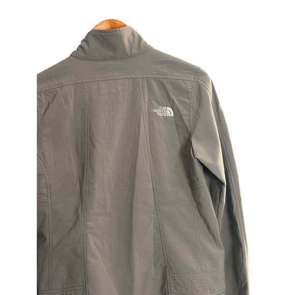 The North Face Softshell Jacket - Women's Gray
Full Zip Stand Collar - Picture 4 of 7